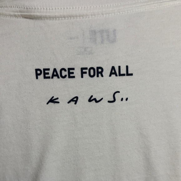Kaws X Uniqlo UT graphic  peace for all white tee shirt size large - Picture 5 of 7